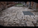 06981 ostia - regio i - forum - porticus - ostseite - ri sueden - 01-2024.jpg